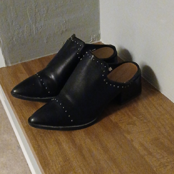 Universal Thread Black Leather Loafers - Picture 1 of 7